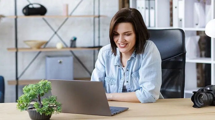 Laptops & Productivity: Essential Devices for the Global Workforce